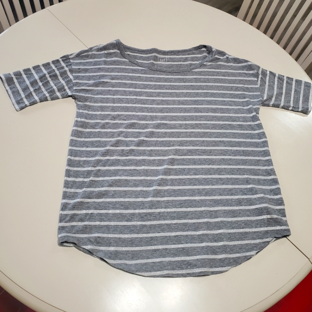 Gap tee